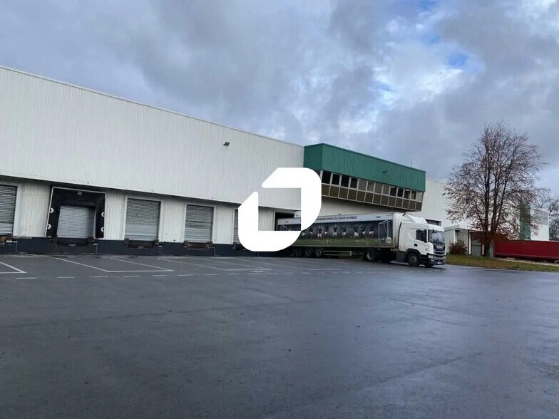 Industriel/Logistique dans Hénin-Beaumont à louer - Photo de l’immeuble – Image 1 sur 8