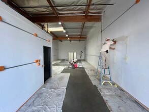 490 E Easy St, Simi Valley, CA à louer Photo intérieure– Image 1 sur 2