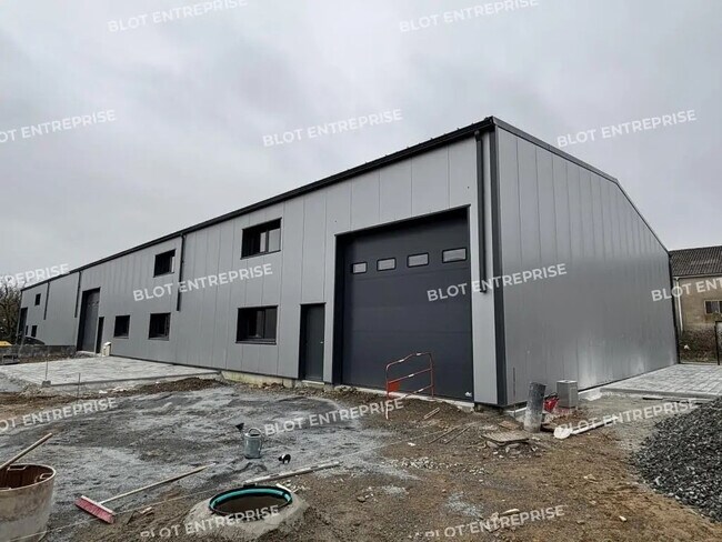 Plus de détails pour 31 Rue Chotard, Le Loroux-Bottereau - Local d’activités à vendre