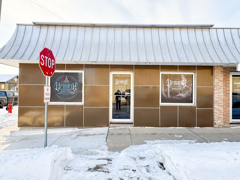 130 Vine St, Fergus Falls, MN à louer - Photo de l’immeuble – Image 2 sur 7