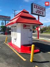 11112-11160 Balboa Blvd, Granada Hills, CA à louer Photo de l’immeuble– Image 1 sur 3