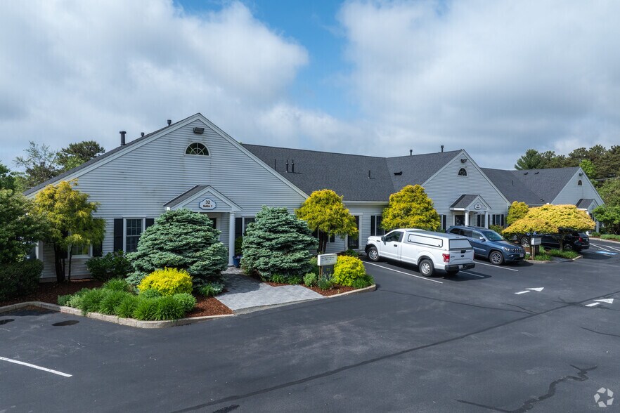 30-32 Resnik Rd, Plymouth, MA à louer - Photo de l’immeuble – Image 2 sur 4