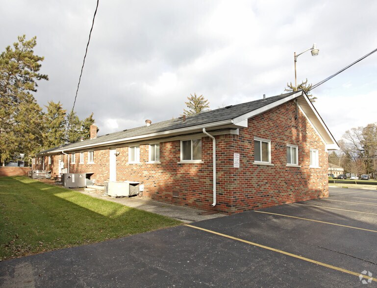 52935 Mound Rd, Shelby Township, MI à louer - Photo de l’immeuble – Image 2 sur 2