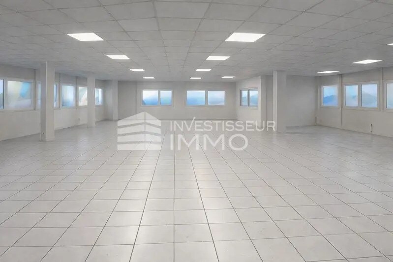 Industriel/Logistique dans Villeneuve-la-Garenne à louer Photo intérieure– Image 1 sur 9