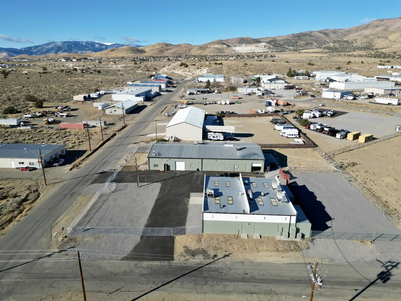 22 Cash Dr, Mound House, NV à louer - Photo de l’immeuble – Image 1 sur 12
