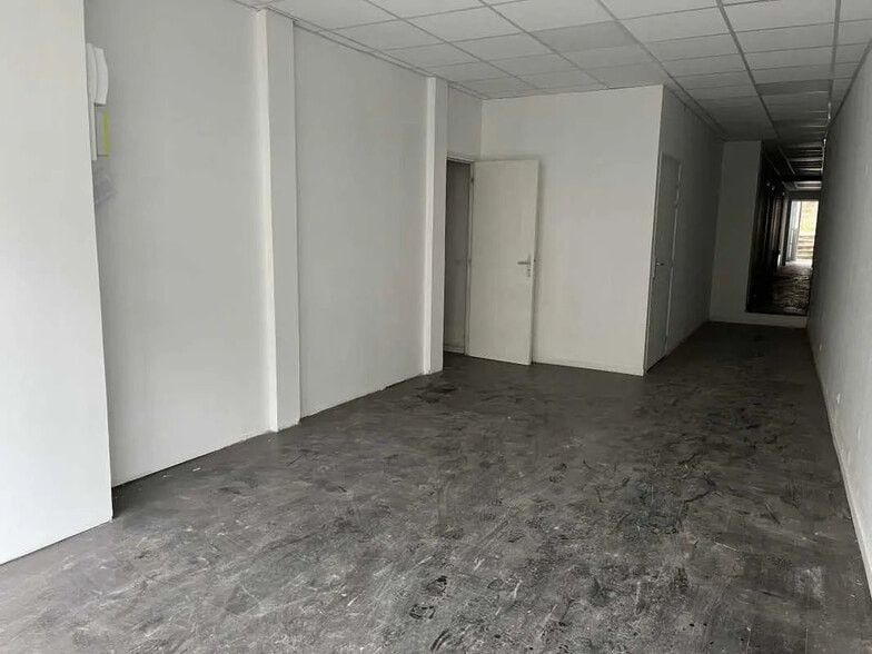 Local commercial dans Saint-Quentin à louer - Photo de l’immeuble – Image 2 sur 6