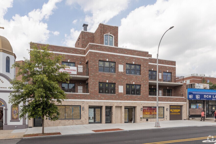 4507 48th Ave, Woodside, NY à louer - Photo de l’immeuble – Image 2 sur 3