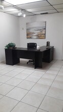 1302-1310 N Main St, Kissimmee, FL à louer Photo intérieure– Image 2 sur 4