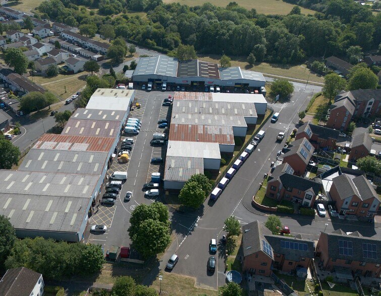 15-29 Stockmans Clos, Birmingham à louer - Photo de l’immeuble – Image 2 sur 2
