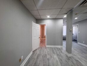 504 Main St E, Hamilton, ON à louer Photo intérieure– Image 2 sur 10