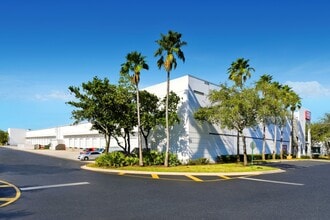 2035 High Ridge Rd, Boynton Beach, FL à louer Photo de l’immeuble– Image 1 sur 1