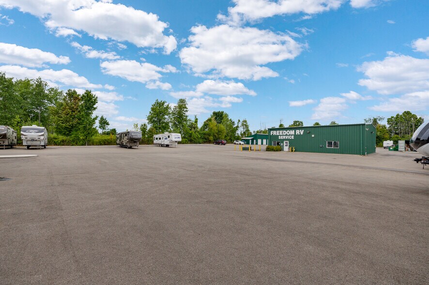 663 Stewart Blvd, Brockville, ON à vendre - Photo de l’immeuble – Image 2 sur 16
