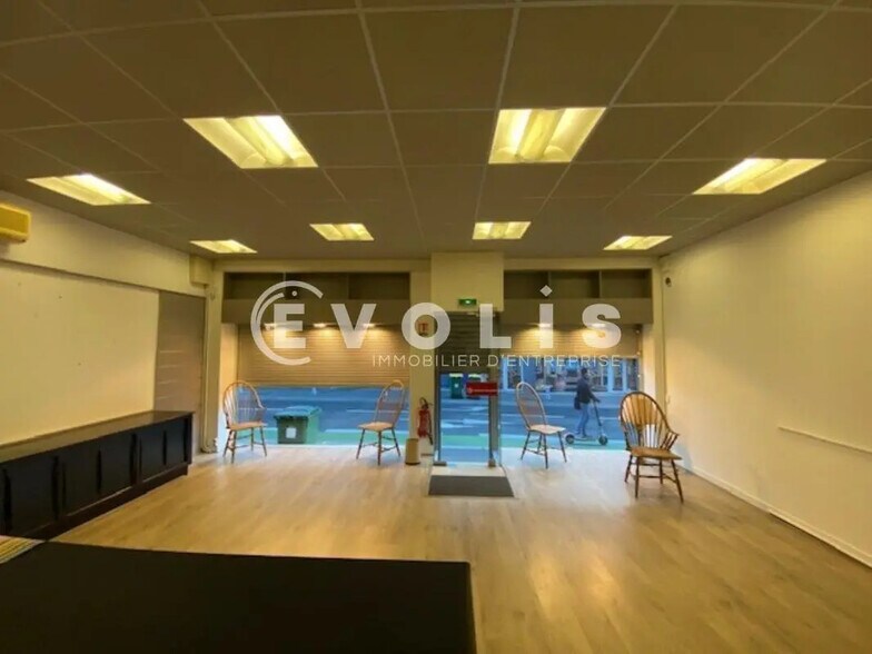 Local commercial dans Amiens à louer - Photo de l’immeuble – Image 2 sur 4