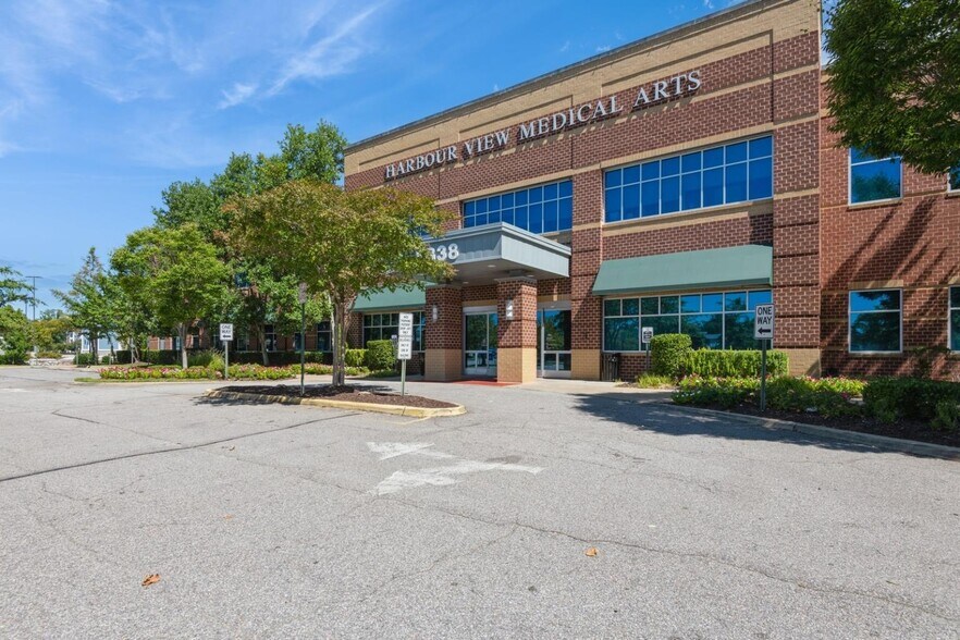 5838 Harbour View Blvd, Suffolk, VA à louer - Photo de l’immeuble – Image 2 sur 6