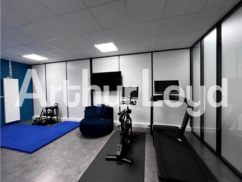 Bureau dans Fleury-sur-Orne à louer - Photo intérieure – Image 2 sur 4