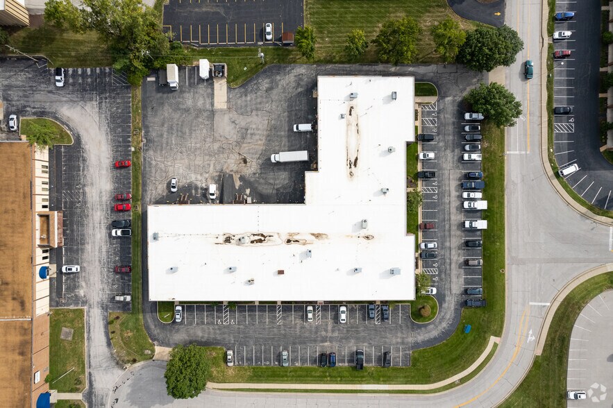 9355-9375 Dielman Industrial Dr, Olivette, MO à louer - Aérien – Image 3 sur 23