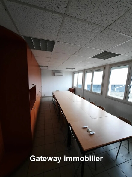 Bureau dans COURNON-D'AUVERGNE à louer - Photo de l’immeuble – Image 2 sur 9