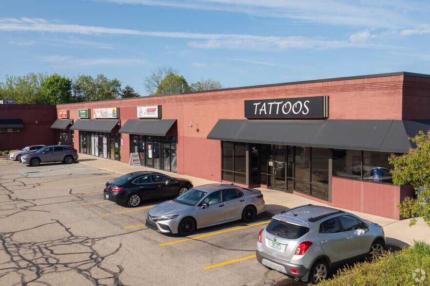 2030-2058 Lake Michigan Dr, Grand Rapids, MI à louer - Photo principale – Image 2 sur 9