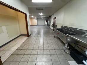 724 W 15th St, Edmond, OK à louer Photo intérieure– Image 2 sur 13