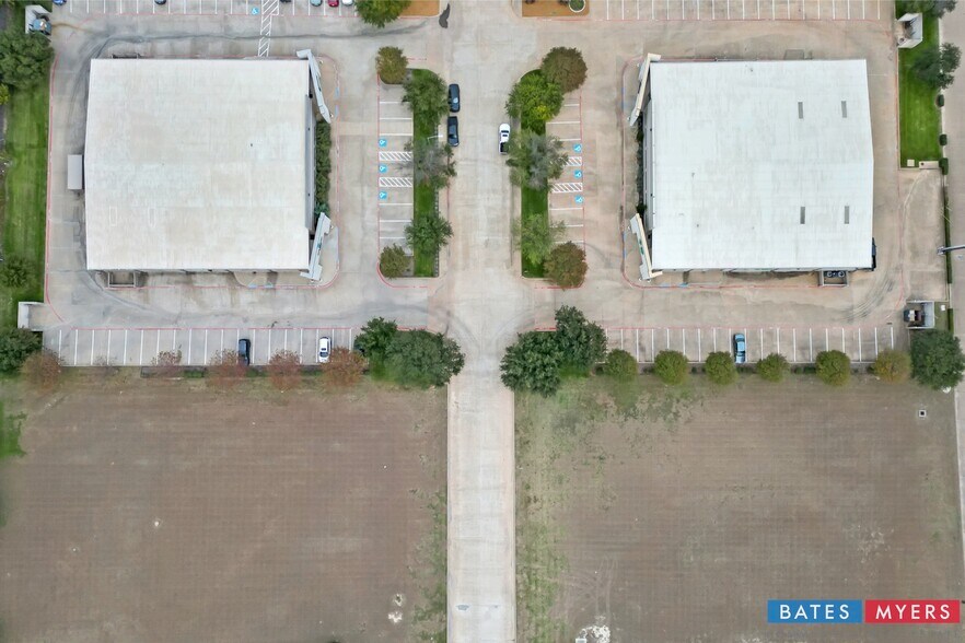 420 Century Way, Red Oak, TX à louer - Photo de l’immeuble – Image 2 sur 21