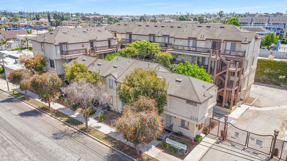 3710-3750 E Fountain St, Long Beach, CA à vendre - Photo de l’immeuble – Image 2 sur 12