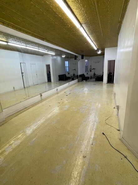 102 Kingston Ave, Brooklyn, NY à louer - Photo de l’immeuble – Image 3 sur 6