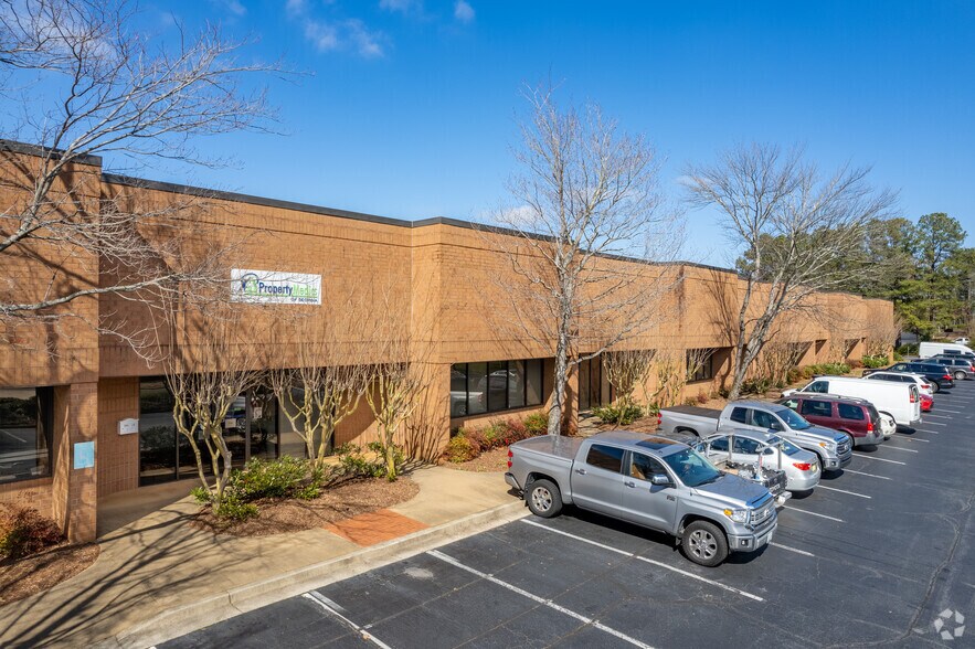 3250 Peachtree Corners Cir, Peachtree Corners, GA à louer - Photo de l’immeuble – Image 1 sur 6
