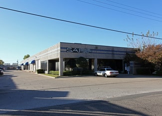 Plus de détails pour 2530 Glenda Ln, Dallas, TX - Local d'activités à louer