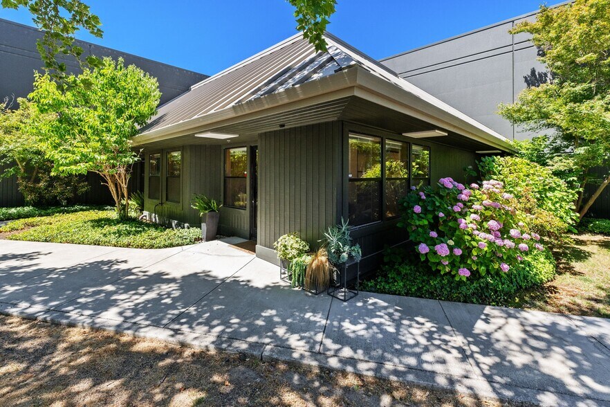3388 Regional Pky, Santa Rosa, CA à louer - Photo de l’immeuble – Image 1 sur 9