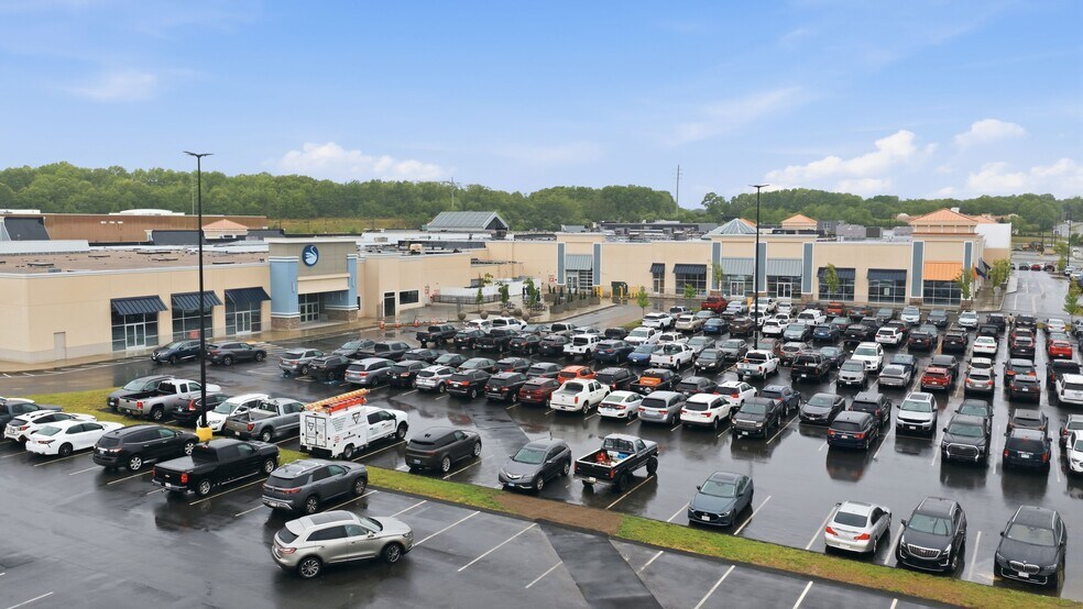 262 Swansea Mall Dr, Swansea, MA à louer - Photo de l’immeuble – Image 1 sur 12