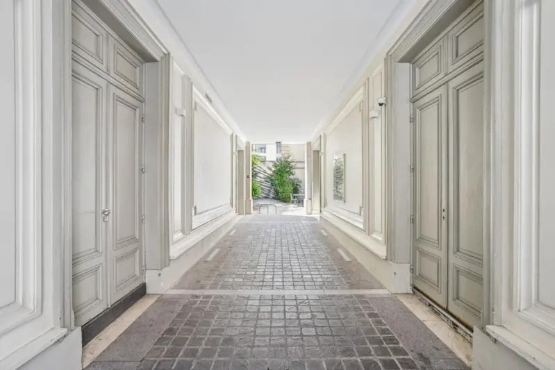55 Rue De Châteaudun, Paris à louer - Photo de l’immeuble – Image 3 sur 28