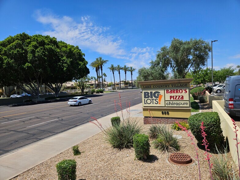 940-950 E Baseline Rd, Tempe, AZ à louer - Photo de l’immeuble – Image 3 sur 3