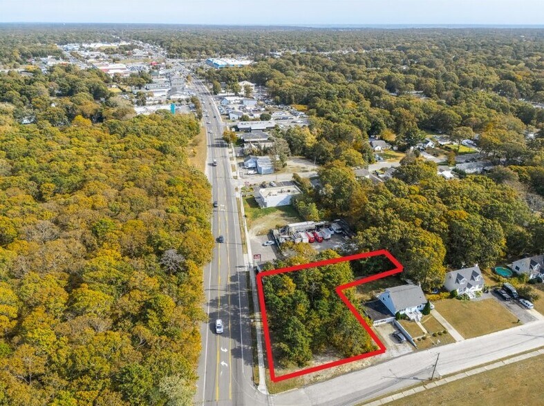 574 Montauk Hwy, Shirley, NY à louer - Photo de l’immeuble – Image 3 sur 7