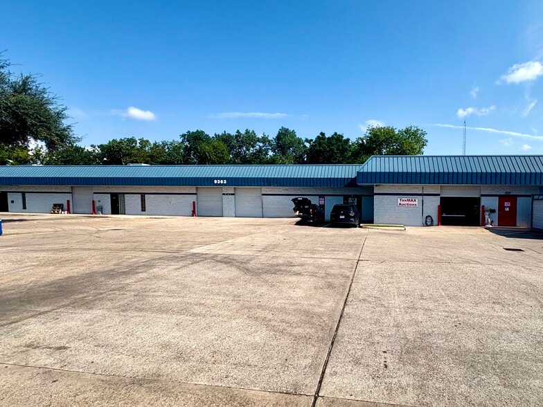 9361 Winkler Dr, Houston, TX à louer - Photo de l’immeuble – Image 3 sur 5