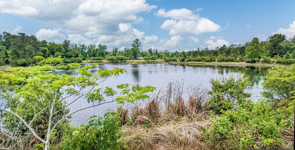 408 Chaffee Rd N, Jacksonville, FL à vendre - Photo de l’immeuble – Image 2 sur 8