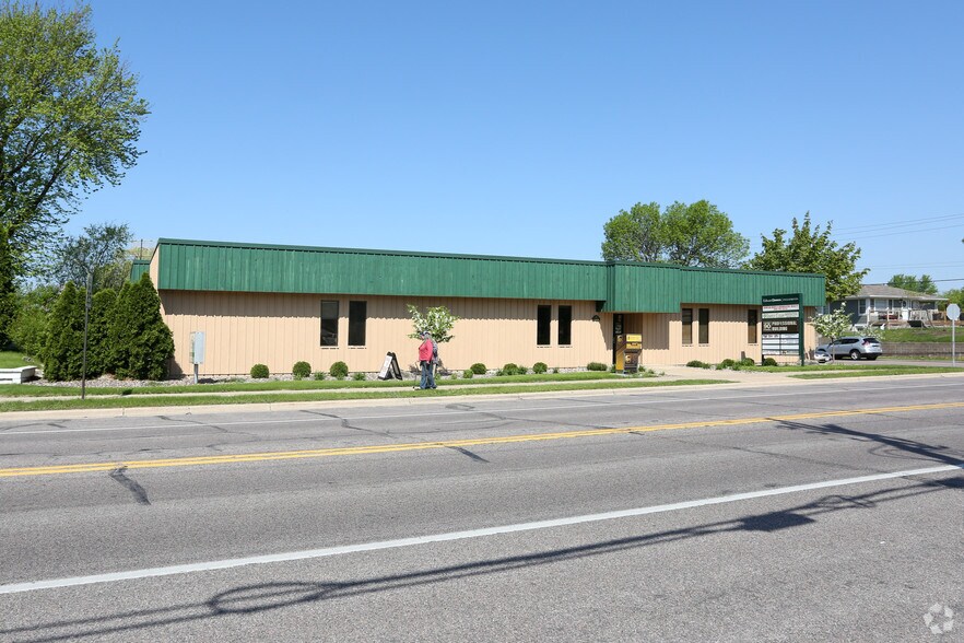 419 Sand Lake Rd, Onalaska, WI à louer - Photo de l’immeuble – Image 2 sur 3
