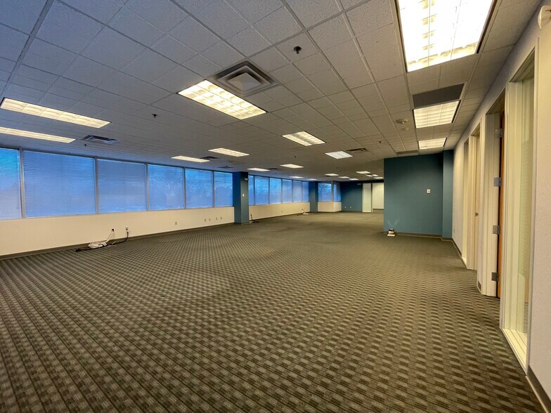 639 Isbell Rd, Reno, NV à louer - Photo de l’immeuble – Image 3 sur 20