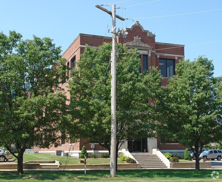 415 SW 8th St, Topeka, KS à louer - Photo de l’immeuble – Image 2 sur 2