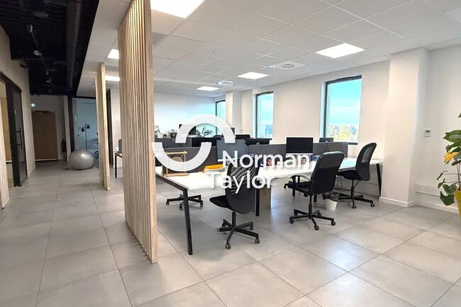 Plus de détails pour Bureau à vendre