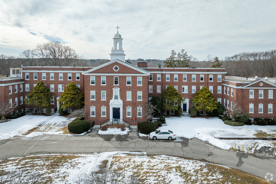 60 Austin Ave, Greenville, RI à vendre - Photo de l’immeuble – Image 2 sur 6