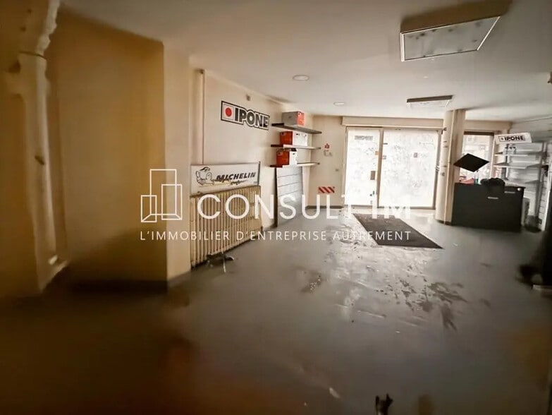 Local commercial dans Paris à louer - Photo de l’immeuble – Image 1 sur 5