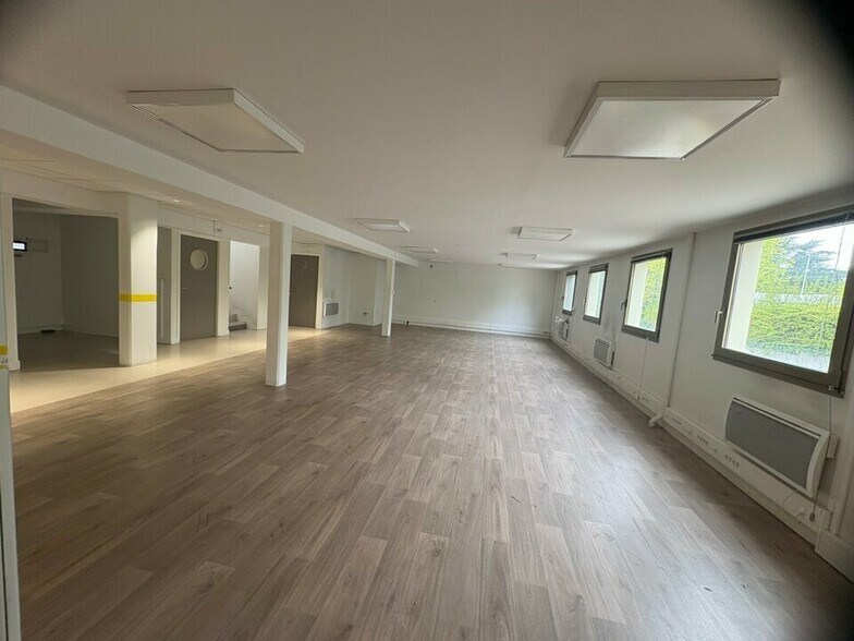 104 Boulevard Louis Armand, Neuilly-sur-Marne à louer - Photo intérieure – Image 2 sur 10
