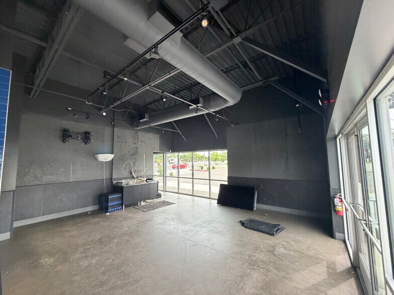 1275 E Bell Rd, Phoenix, AZ à louer - Photo intérieure – Image 2 sur 7