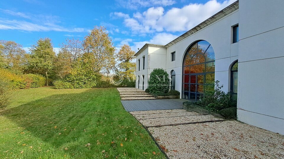 Bureau dans Carquefou à vendre - Photo de l’immeuble – Image 2 sur 9