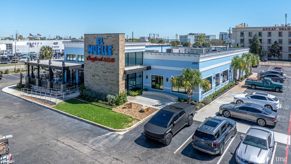 6501 SW Freeway, Houston, TX à vendre - Photo de l’immeuble – Image 2 sur 10