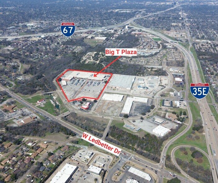 4515 Village Fair Dr, Dallas, TX à vendre - Photo de l’immeuble – Image 2 sur 7