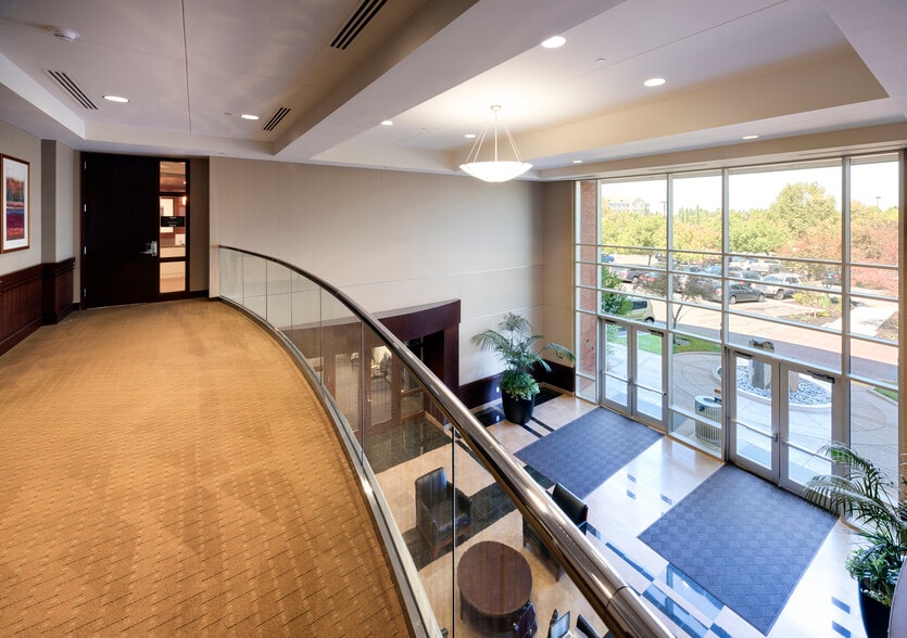 180 Promenade Cir, Sacramento, CA à louer - Photo intérieure – Image 2 sur 6