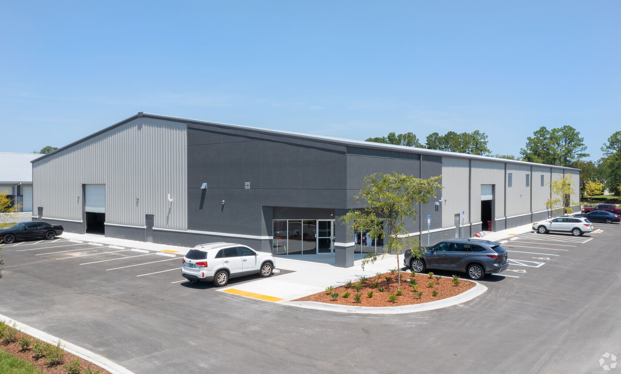 8200 Cypress Plaza Dr, Jacksonville, FL à louer Photo principale– Image 1 sur 42