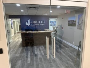 1720 E Tiffany Dr, West Palm Beach, FL à louer Photo intérieure– Image 1 sur 16