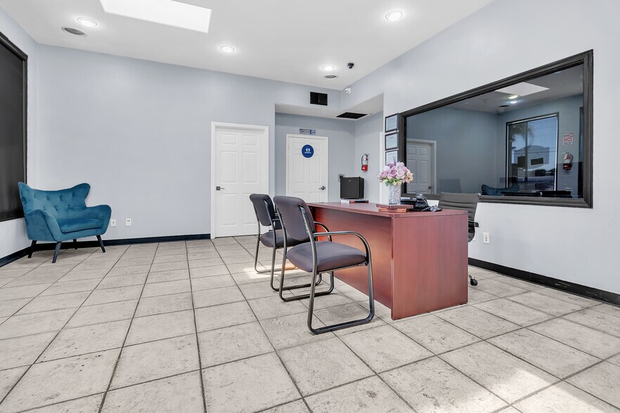 10371 Beach Blvd, Stanton, CA à louer - Photo de l’immeuble – Image 2 sur 33